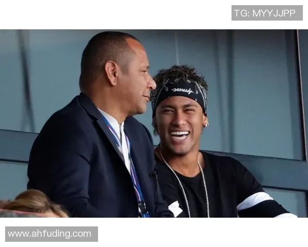 内马尔与足球明星情侣的浪漫故事揭示了爱情与事业的完美平衡