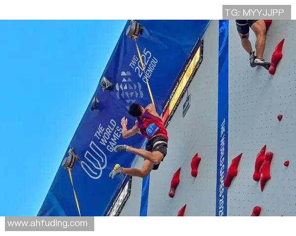 南京攀岩队荣登全国攀岩灵活性排行榜第三名展现实力与风采 南京攀岩队荣登全国攀岩灵活性排行榜第三名展现实力与风采