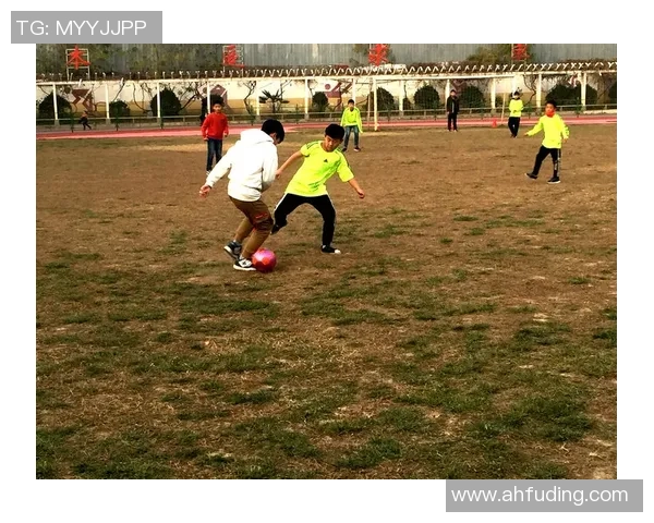 蒋家卫足球:从电影镜头到绿茵场的激情与梦想交织之旅 蒋家卫足球:从电影镜头到绿茵场的激情与梦想交织之旅