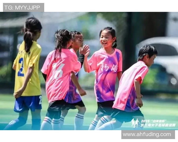 足球宝贝儿童的快乐成长之路与足球梦想的启航